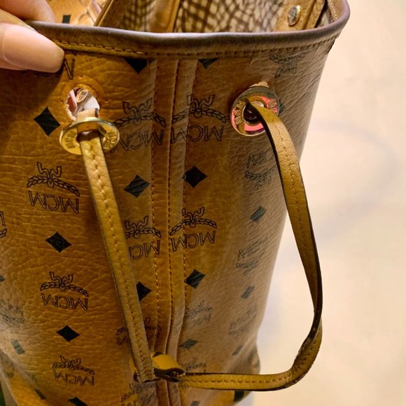 Authentic MCM Liz Reversible Visetos Shopper (med) - Picture 13 of 16